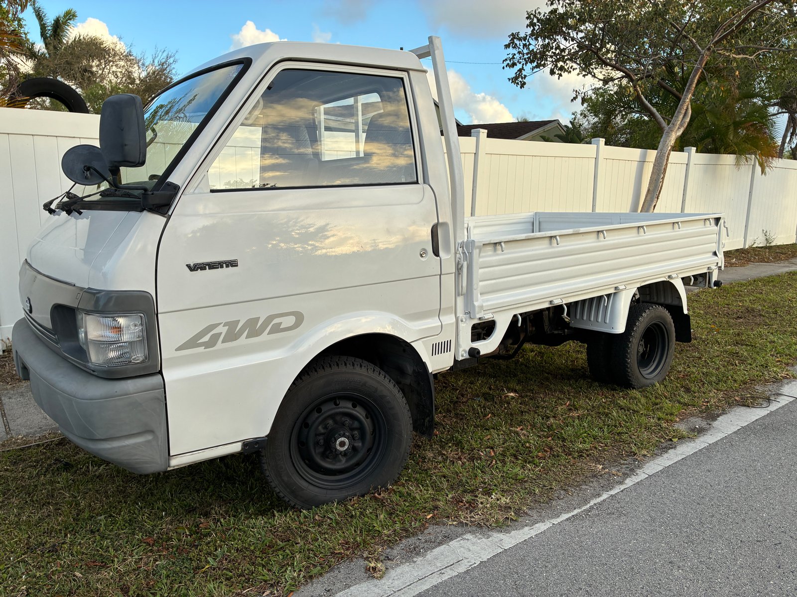 1997 Nissan Vanette Truck